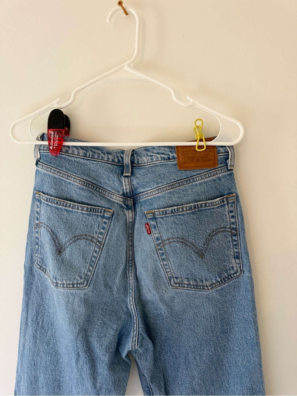 Levi's Women’s High Waisted “Ribcage Straight Ankle” Denim Jeans Size 29